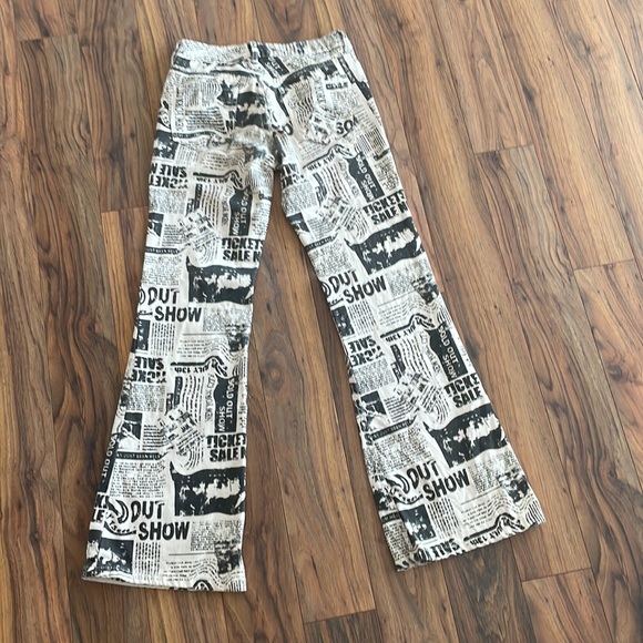 Garage Newspaper low rise jeans - Picture 2 of 3